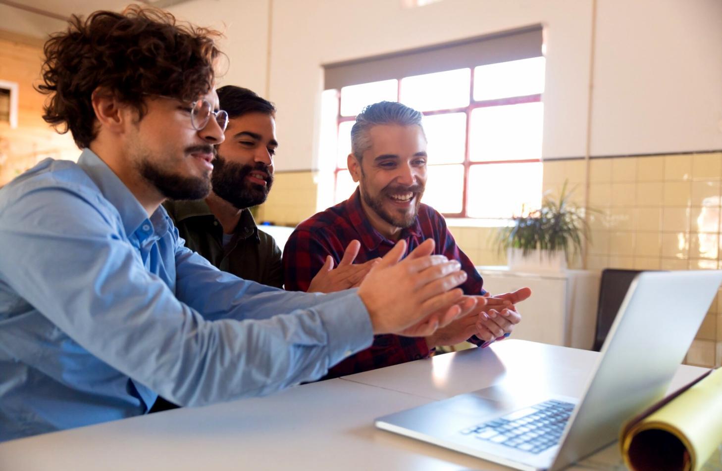 Команда разработчиков Nymen Real за работой над системой